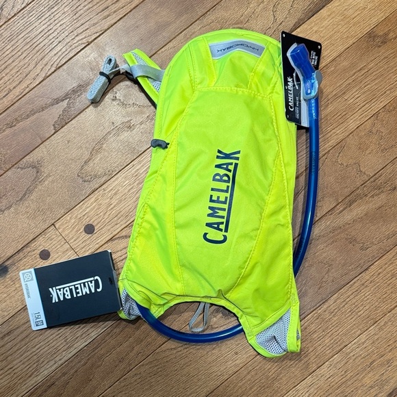 Camelbak Neon Hydration Pack - Picture 1 of 1